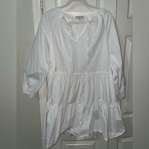 Gianni Bini classy white dress in Medium.